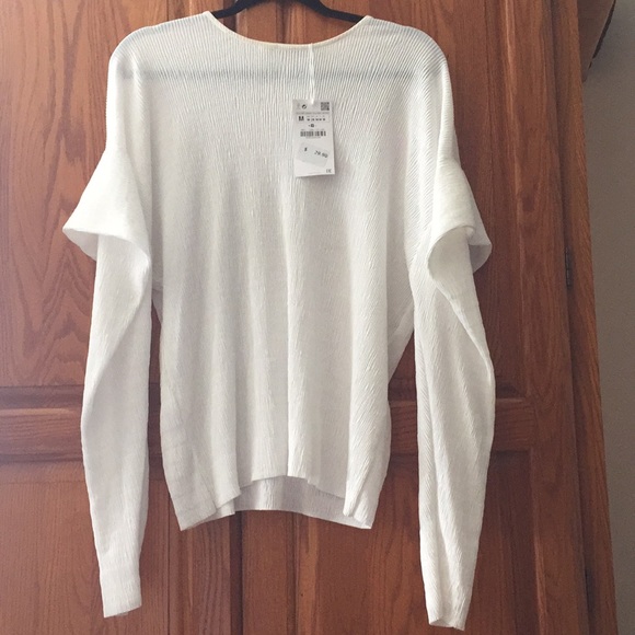 Zara Tops - NWT Zara crinkle top w/drape shoulders